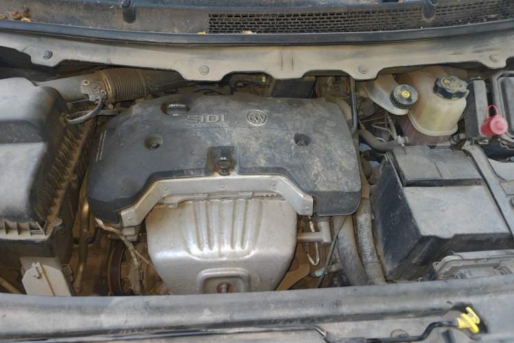 Used Buick GL8 2017 25S Luxury Version China V Standard Engine Bay