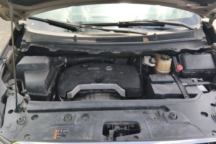 Used Buick GL8 2017 25S Prestige Version China V Standard Engine Bay