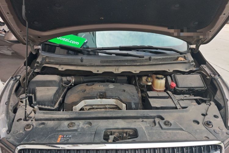 Used Buick GL8 2017 25S Luxury Version China V Standard Engine Bay