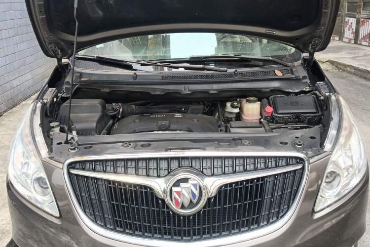 Used Buick GL8 2017 25S Luxury Version China V Standard Engine Bay