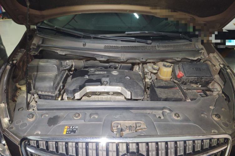 Used Buick GL8 2017 25S Luxury Version China V Standard Engine Bay