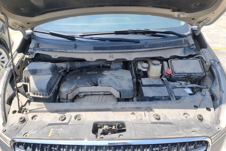 Used Buick GL8 2017 25S Luxury Version China V Standard Engine Bay
