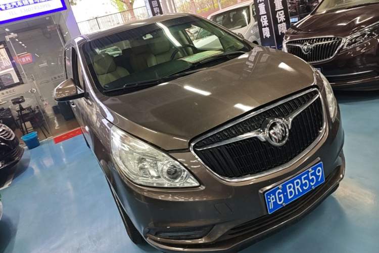 Used Buick GL8 2017 25S Luxury Version China V Standard Front Right 45 Deg
