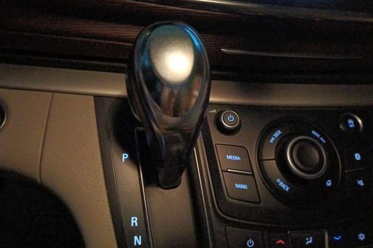 Used Buick GL8 2017 25S Luxury Version China V Standard Gear Lever
