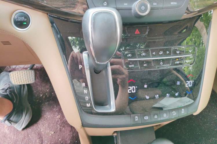 Used Buick GL8 2017 ES 28T Flagship Model China V Standard Gear Lever