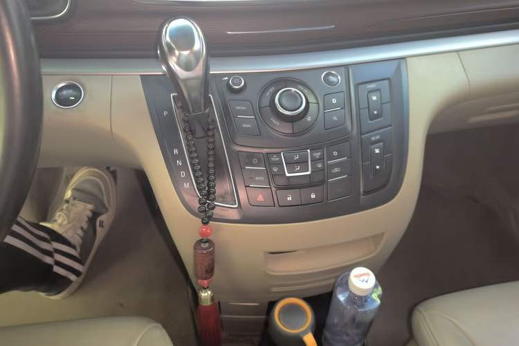 Used Buick GL8 2017 25S Luxury Version China V Standard Gear Lever