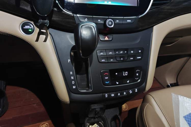 Used Buick GL8 2017 ES 28T Premium Version China V Standard Gear Lever