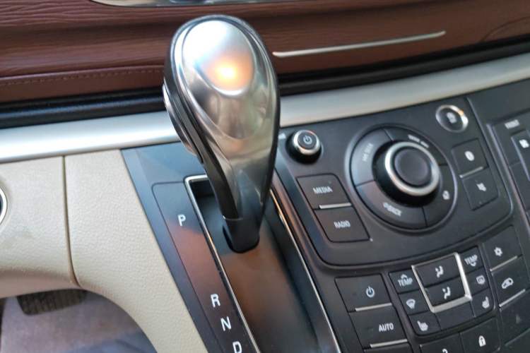 Used Buick GL8 2017 25S Prestige Version China V Standard Gear Lever