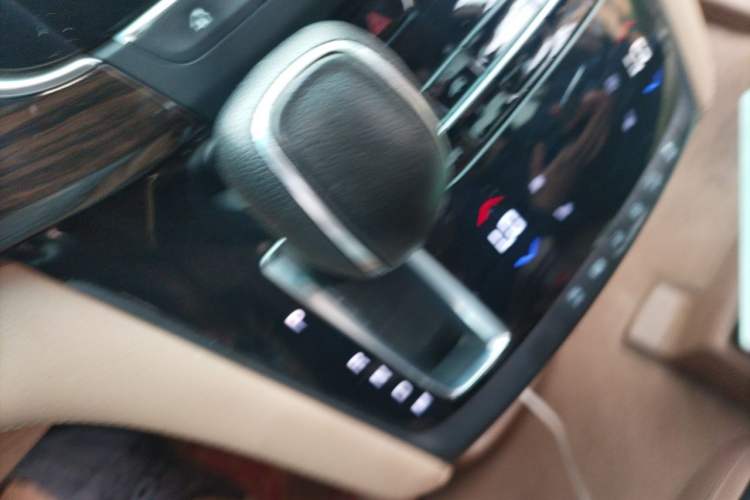 Used Buick GL8 2017 ES 28T Luxury Model China V Standard Gear Lever