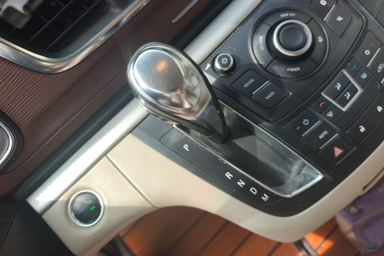 Used Buick GL8 2017 25S Luxury Version China V Standard Gear Lever