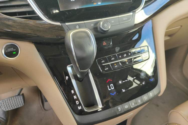 Used Buick GL8 2017 ES 28T Luxury Model China V Standard Gear Lever