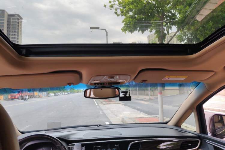 Used Buick GL8 2017 ES 28T Flagship Model China V Standard Headliner