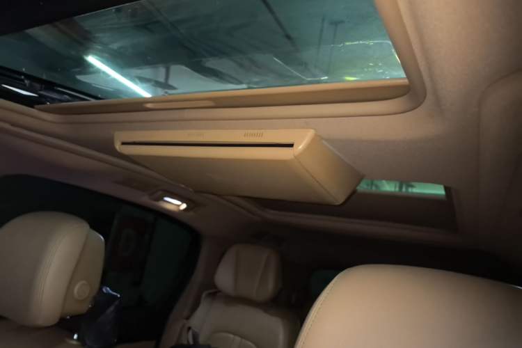 Used Buick GL8 2017 ES 28T Flagship Model China V Standard Headliner