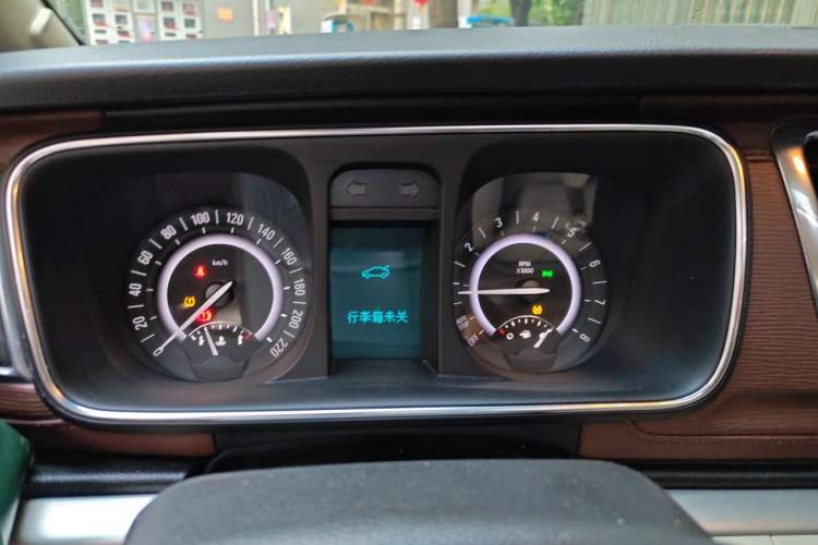 Used Buick GL8 2017 25S Prestige Version China V Standard Instrument Cluster