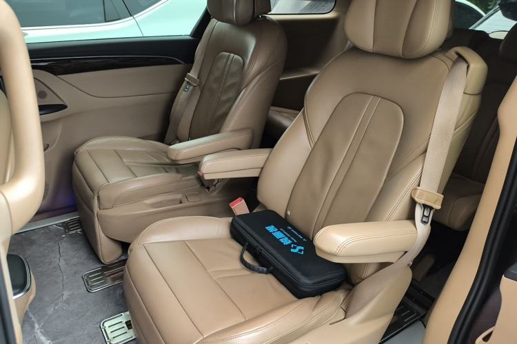 Used Buick GL8 2017 ES 28T Luxury Model China V Standard Left Rear Seat