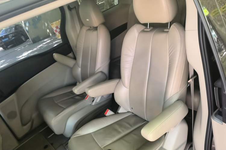Used Buick GL8 2017 25S Luxury Version China V Standard Left Rear Seat