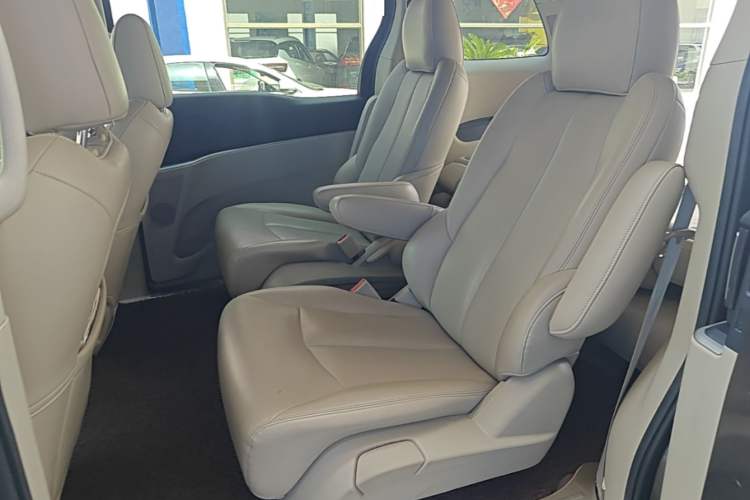 Used Buick GL8 2017 25S Comfort Version China V Standard Left Rear Seat
