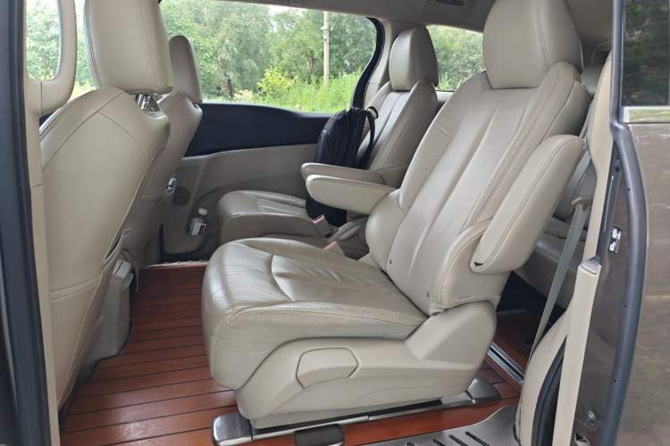 Used Buick GL8 2017 25S Luxury Version China V Standard Left Rear Seat