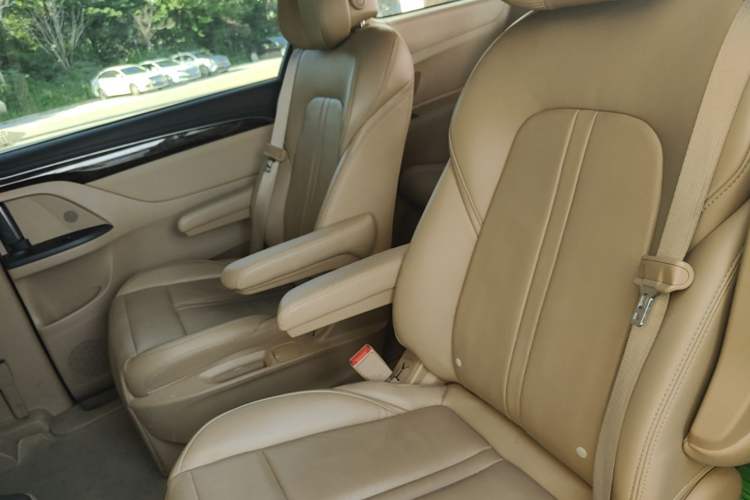 Used Buick GL8 2017 ES 28T Luxury Model China V Standard Left Rear Seat