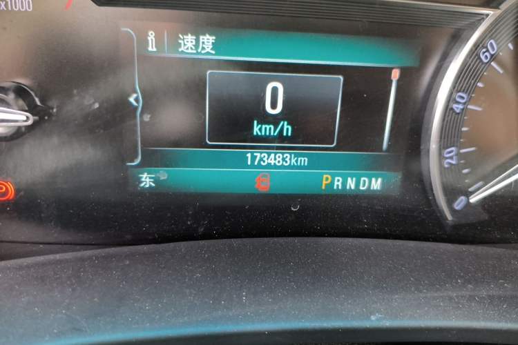 Used Buick GL8 2017 ES 28T Luxury Model China V Standard Odometer Close Up
