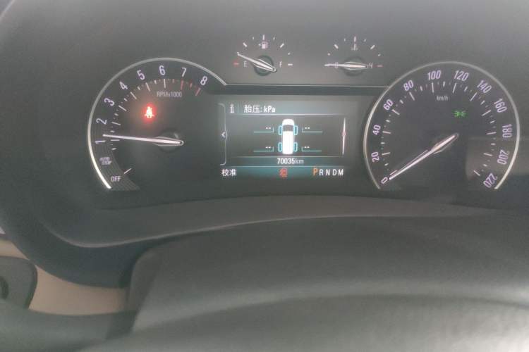 Used Buick GL8 2017 ES 28T Flagship Model China V Standard Odometer Close Up