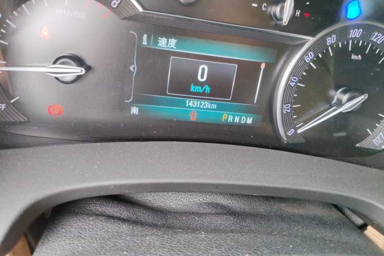 Used Buick GL8 2017 ES 28T Flagship Model China V Standard Odometer Close Up