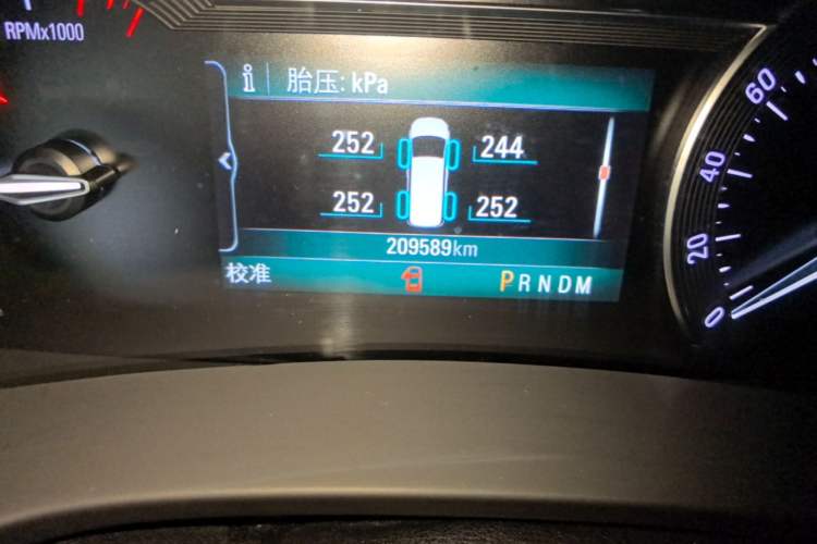 Used Buick GL8 2017 ES 28T Flagship Model China V Standard Odometer Close Up