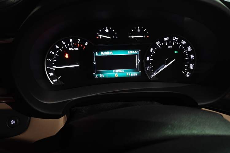 Used Buick GL8 2017 ES 28T Premium Version China V Standard Odometer Close Up
