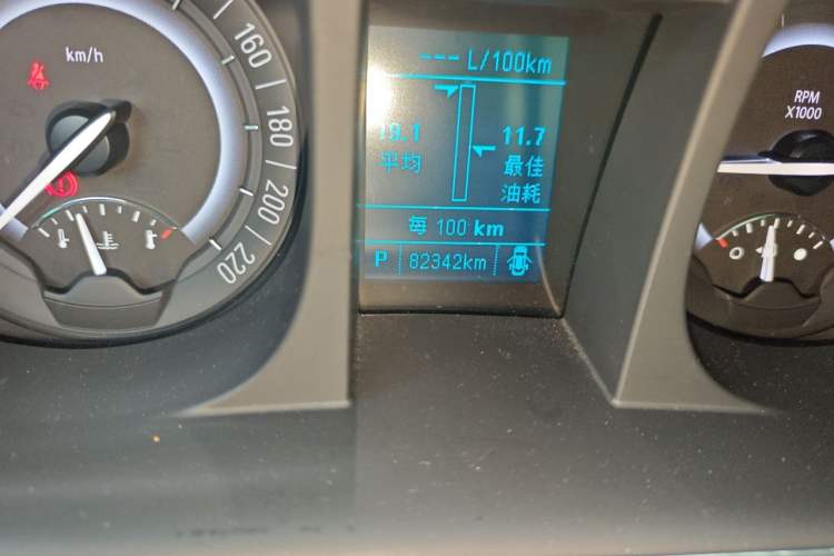 Used Buick GL8 2017 25S Comfort Version China V Standard Odometer Close Up