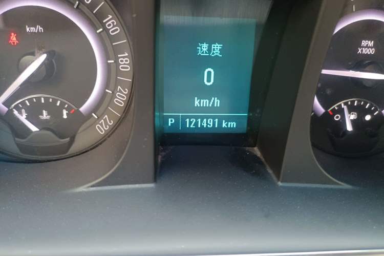 Used Buick GL8 2017 25S Comfort Version China V Standard Odometer Close Up