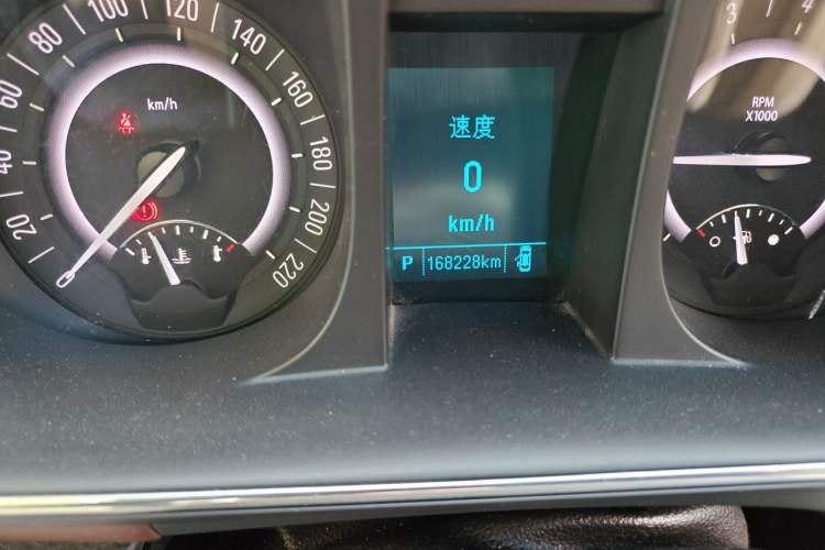 Used Buick GL8 2017 25S Luxury Version China V Standard Odometer Close Up