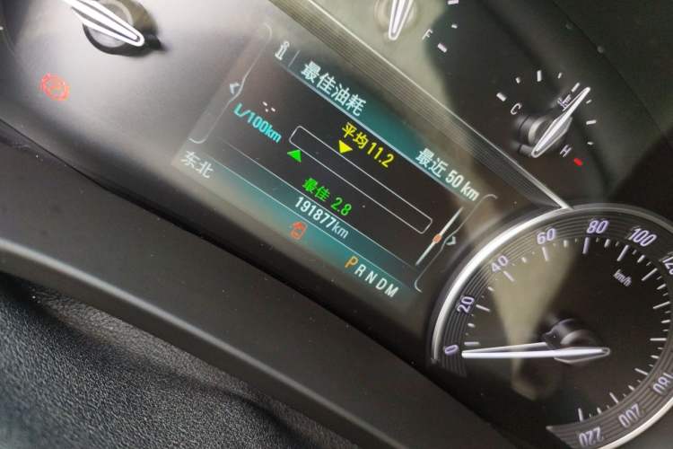 Used Buick GL8 2017 ES 28T Comfort Model China V Standard Odometer Close Up