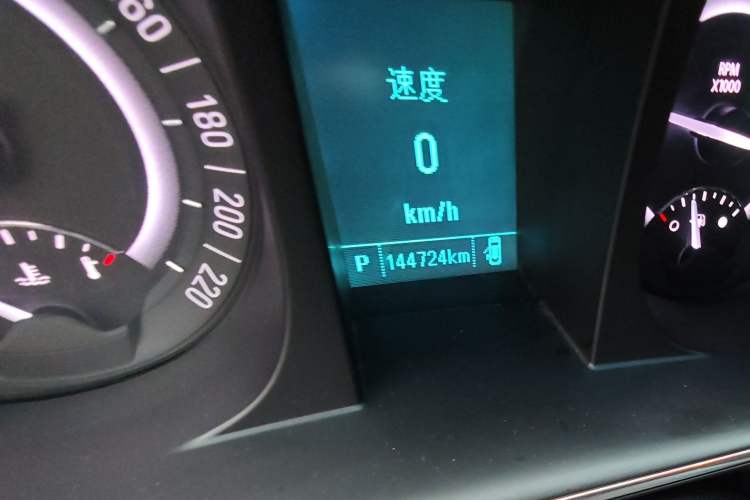 Used Buick GL8 2017 25S Luxury Version China V Standard Odometer Close Up