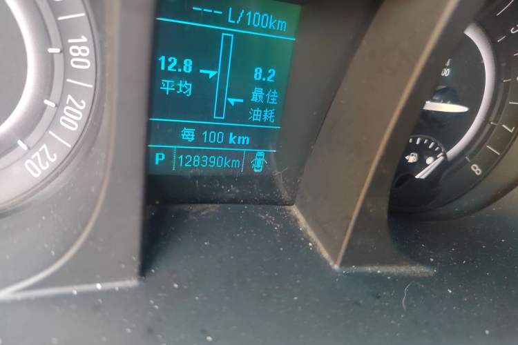 Used Buick GL8 2017 25S Comfort Version China V Standard Odometer Close Up