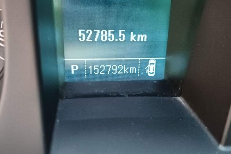 Used Buick GL8 2017 25S Luxury Version China V Standard Odometer Close Up