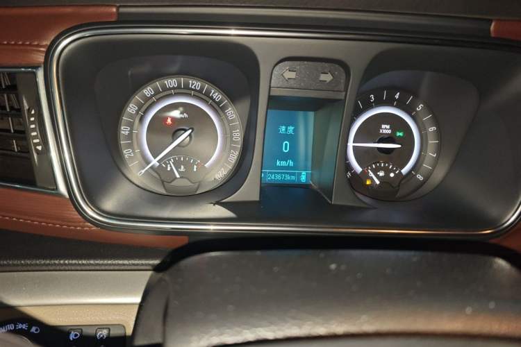 Used Buick GL8 2017 25S Luxury Version China V Standard Odometer Close Up