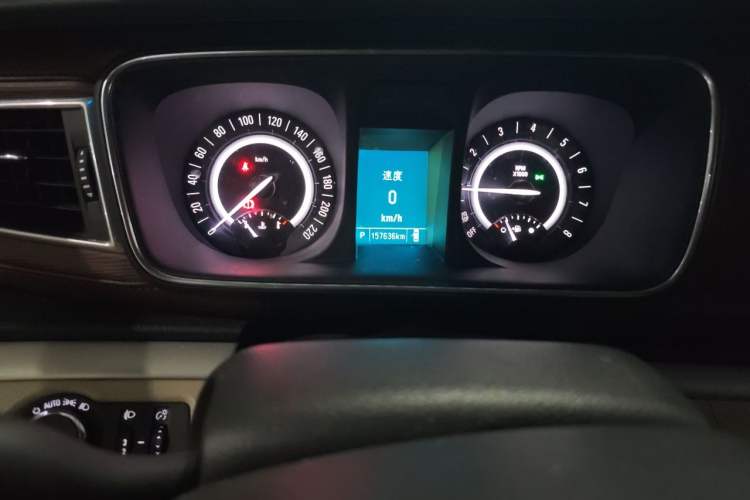 Used Buick GL8 2017 25S Comfort Version China V Standard Odometer Close Up