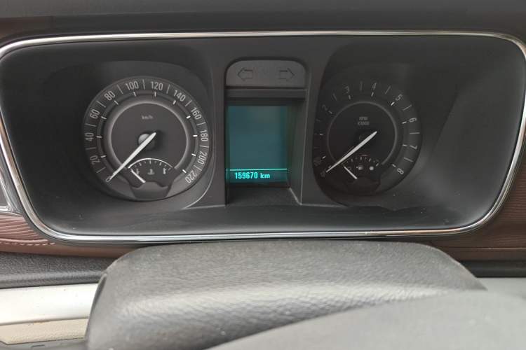 Used Buick GL8 2017 25S Comfort Version China V Standard Odometer Close Up
