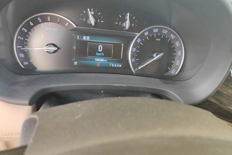 Used Buick GL8 2017 ES 28T Luxury Model China V Standard Odometer Close Up