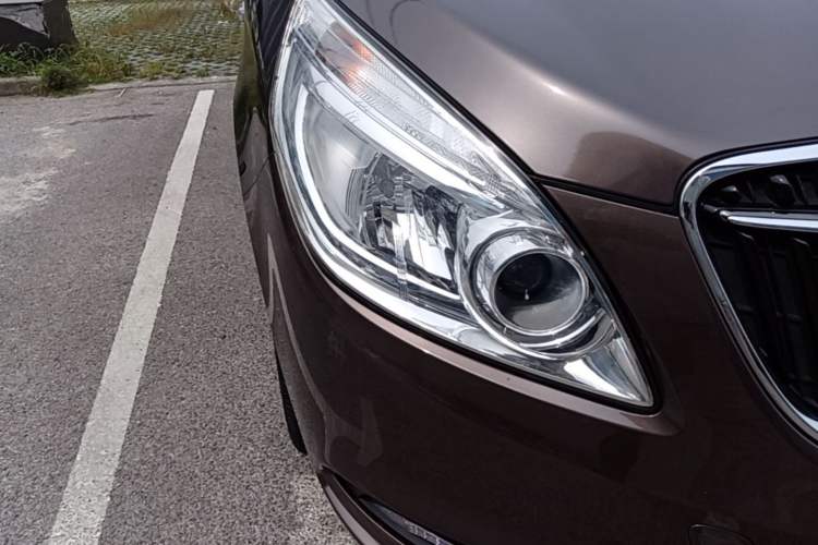 Used Buick GL8 2017 25S Prestige Version China V Standard Right Front Headlight