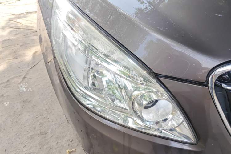 Used Buick GL8 2017 25S Luxury Version China V Standard Right Front Headlight