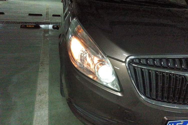 Used Buick GL8 2017 25S Luxury Version China V Standard Right Front Headlight