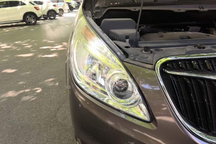 Used Buick GL8 2017 25S Luxury Version China V Standard Right Front Headlight