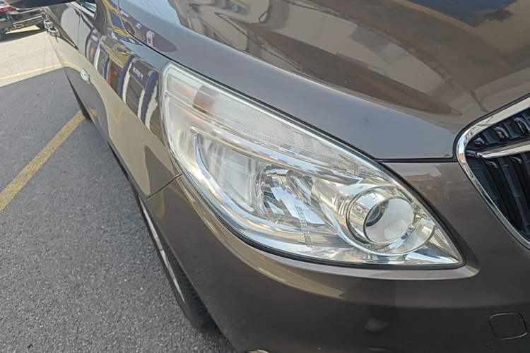 Used Buick GL8 2017 25S Comfort Version China V Standard Right Front Headlight