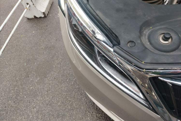 Used Buick GL8 2017 ES 28T Luxury Model China V Standard Right Front Headlight