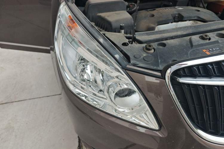 Used Buick GL8 2017 25S Luxury Version China V Standard Right Front Headlight