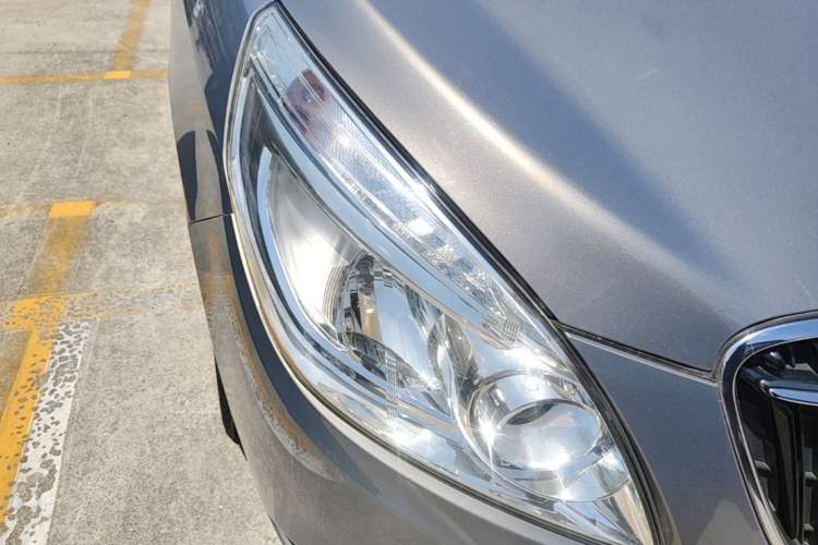 Used Buick GL8 2017 25S Luxury Version China V Standard Right Front Headlight