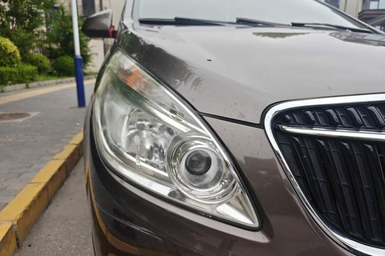 Used Buick GL8 2017 25S Comfort Version China V Standard Right Front Headlight