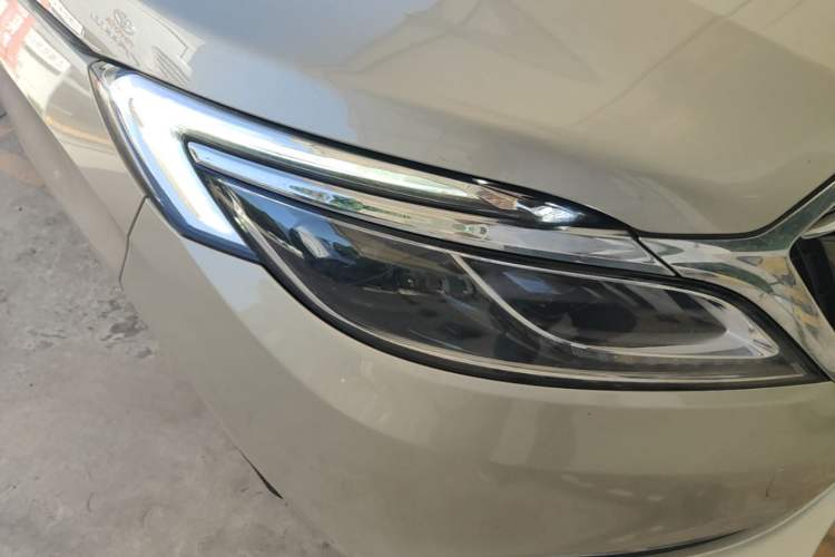 Used Buick GL8 2017 ES 28T Luxury Model China V Standard Right Front Headlight