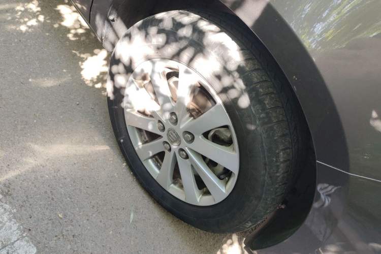 Used Buick GL8 2017 25S Prestige Version China V Standard Right Front Wheel Hub